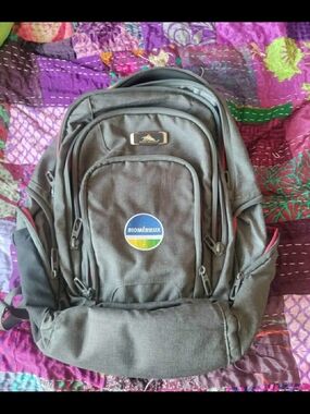 Gray Men's Backpack with Multiple Compartments